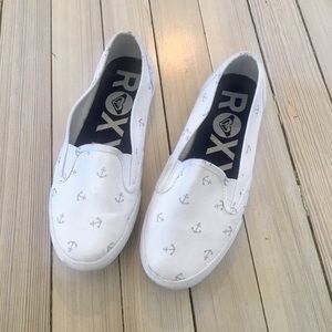 Roxy slip on sneakers. Worn 1-5 times. Size 7.